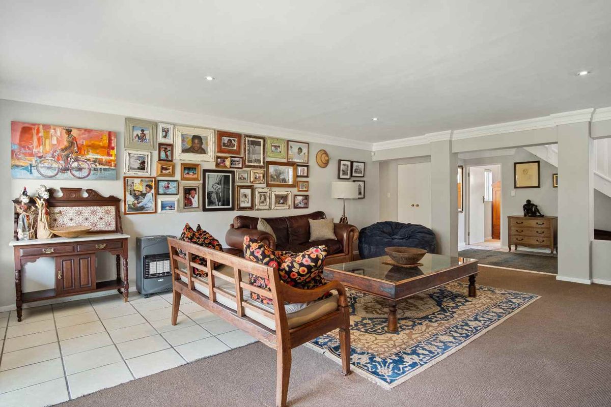 Karoo Farmhouse in Sunny Oakhurst - Photo 5