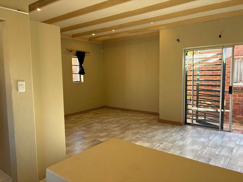 Bachelor Cottage to Rent - Photo 10