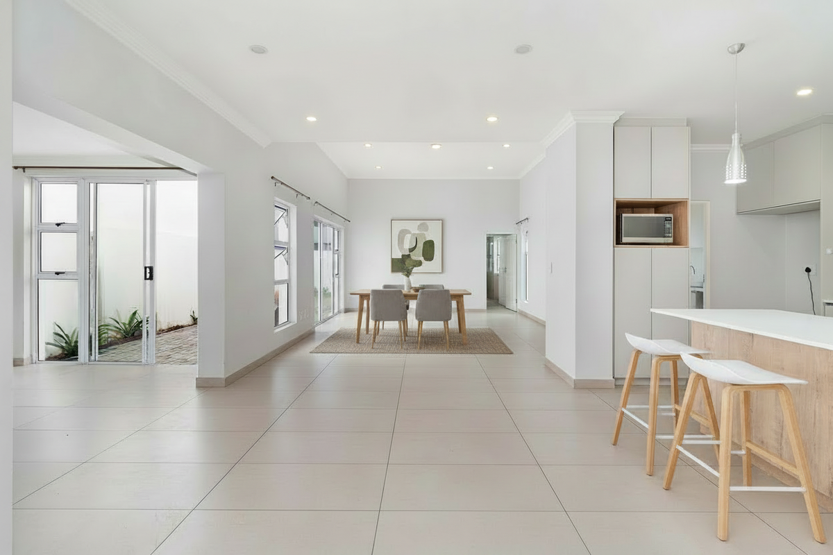 FAMILY HOME IN SAGEWOOD - Photo 3