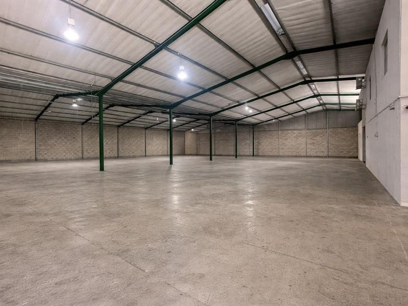 Hendra - Prime Large-Scale Warehouse To Let – Briardene Industrial Node - Photo 4
