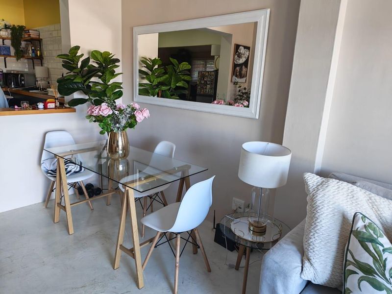 Kloof Bachelor Living - Photo 3