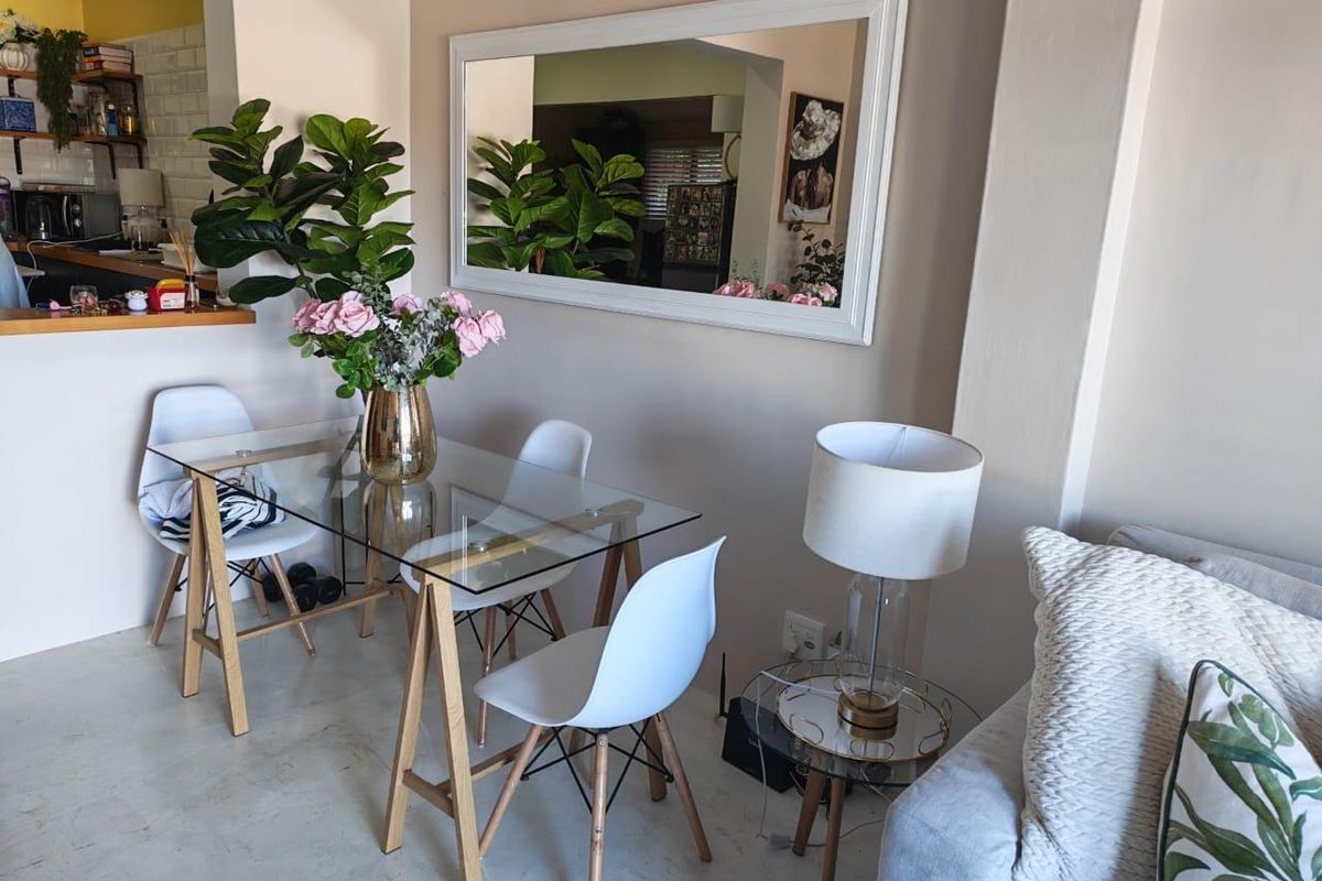 Kloof Bachelor Living - Photo 3