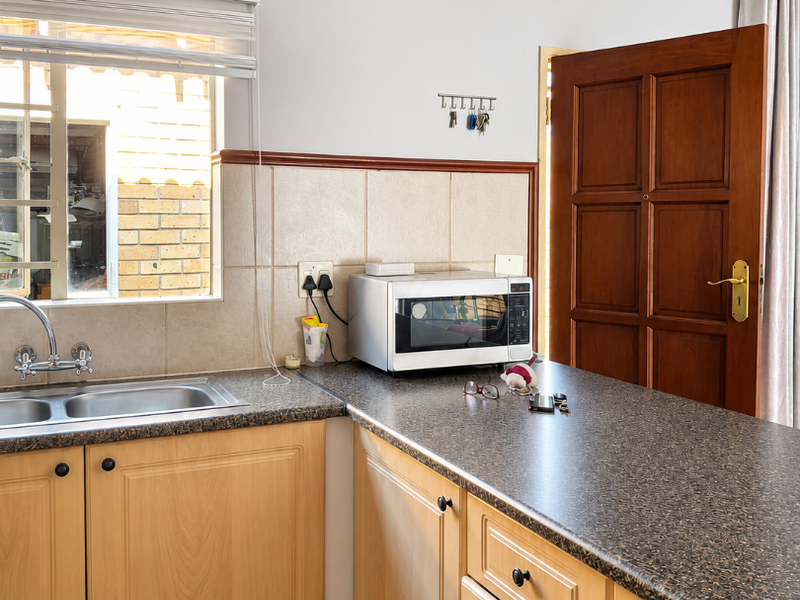 2 BEDROOM TOWNHOUSE WITH SPLASH POOL TO RENT IN EQUESTRIA ESTATE – OVERBERG COMPLEX - Photo 10