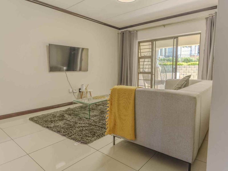 Modern 2Bedroom, 2Bathroom, Ground Floor Apartment, Private Garden - Photo 10