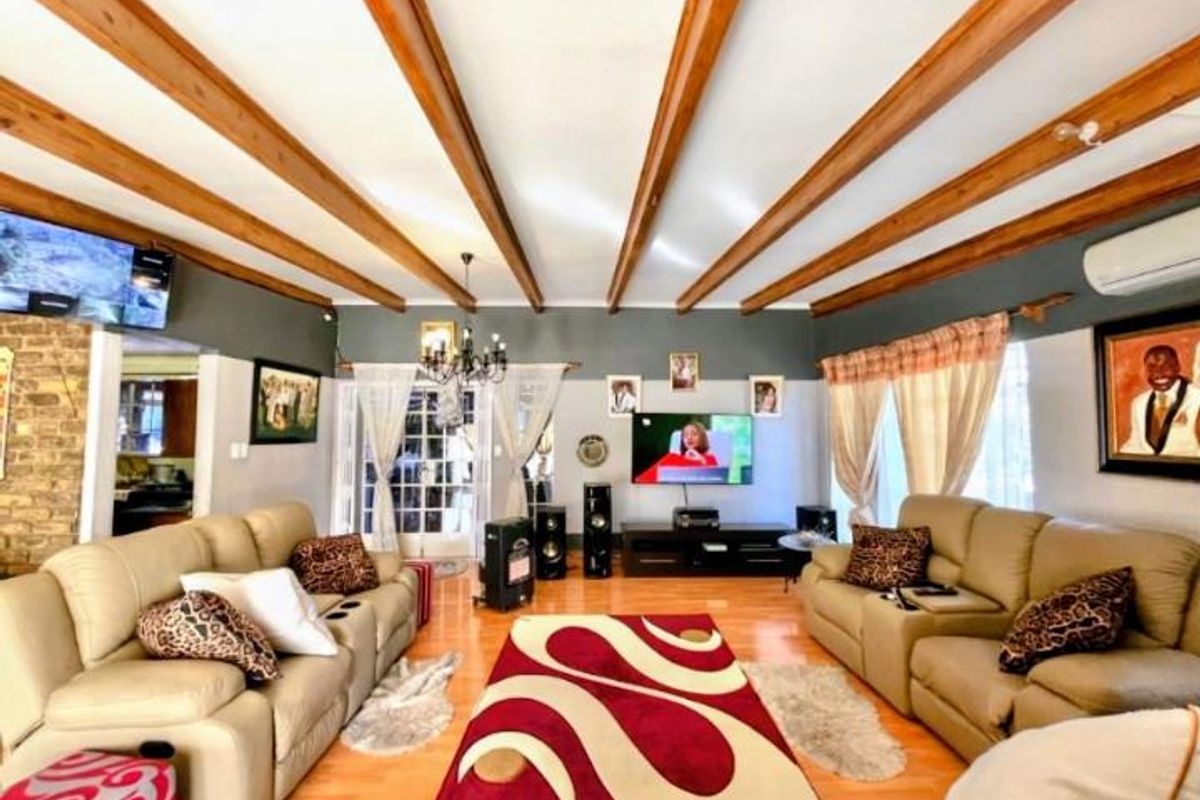 A Beautiful family home - Photo 2