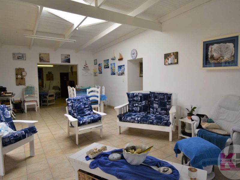 Need Lots Of Space?? This Is For You!! - Photo 2