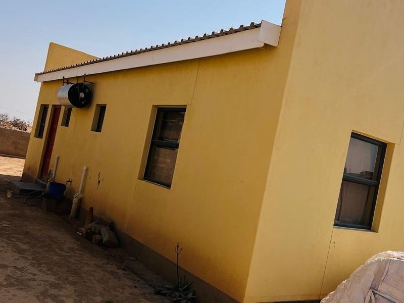 Two bedrooms house for sale in Arandis,  Selling Price N$620000 (cost excluded), erf size 450 sqm - Photo 6