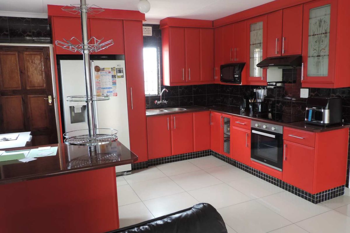 Immaculate home in Leopards Rest, Albertsdal - Photo 5