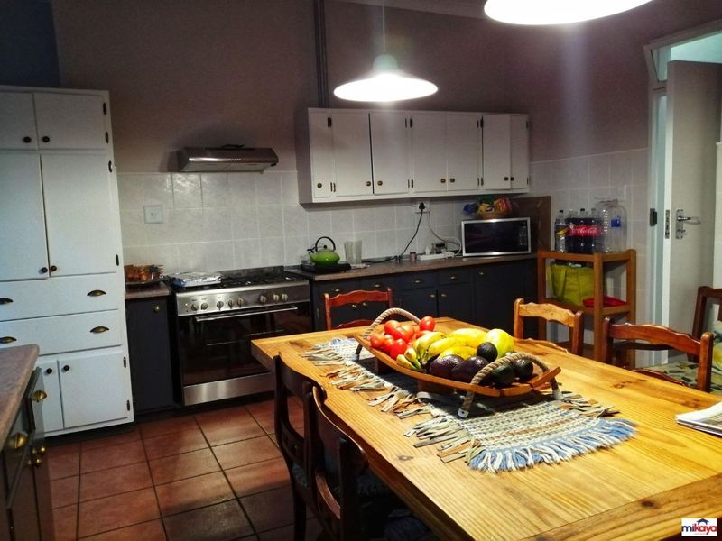 Sophisticated Charm and Elegance PLUS 3 flats! - Photo 7