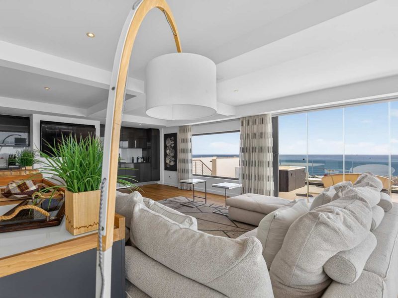 Skyline Penthouse Masterpiece in Sea Point - Photo 5