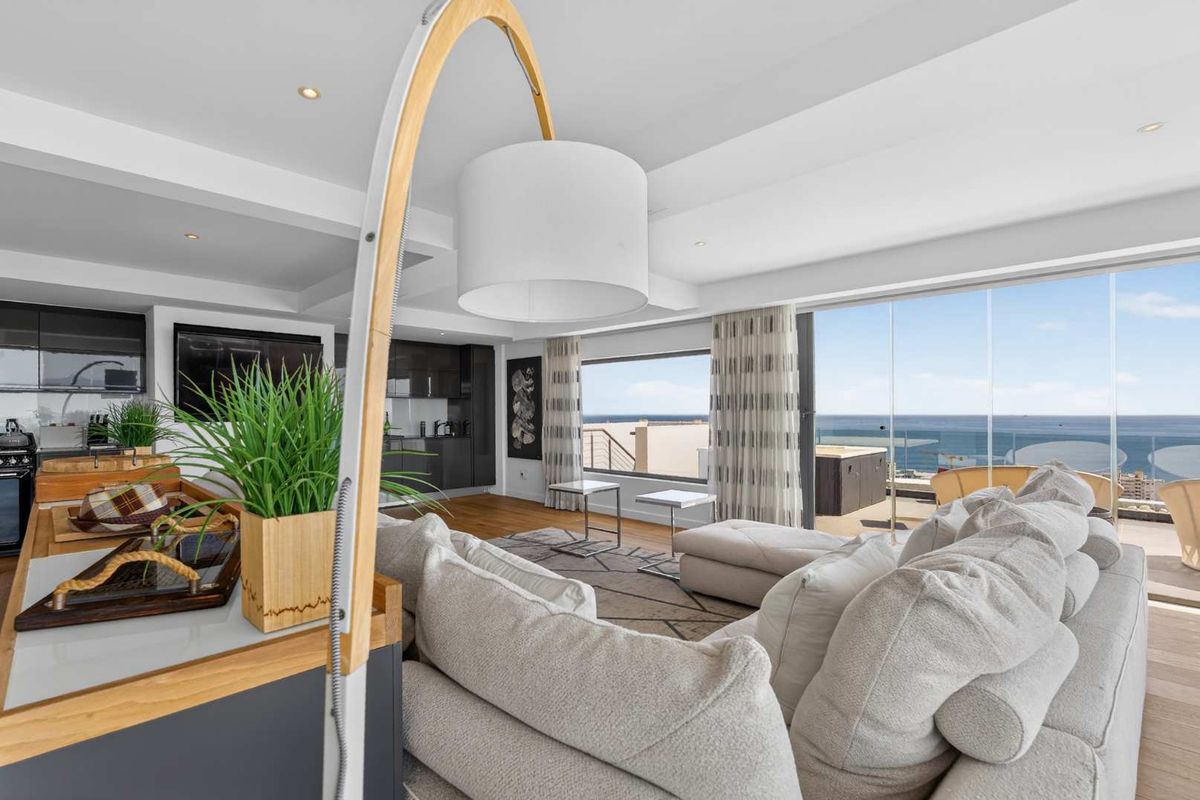 Skyline Penthouse Masterpiece in Sea Point - Photo 5
