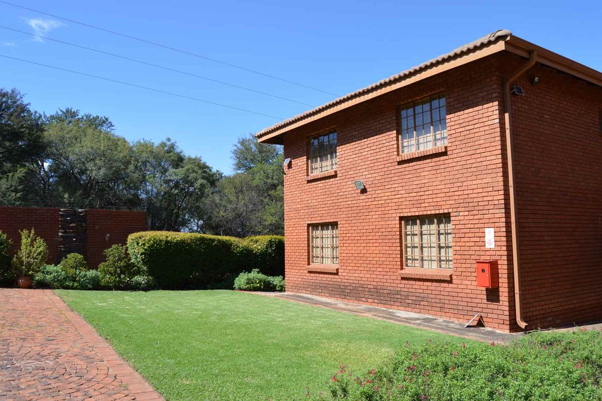 12-unit townhouse complex Investment and income generating opportunity - Photo 3
