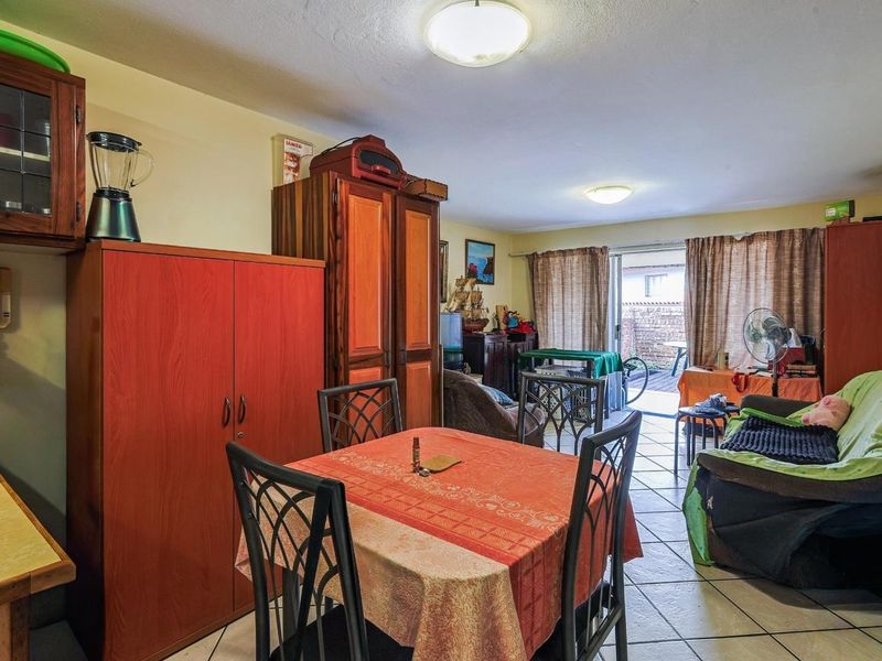 Exclusive Mandate – 2 Bedroom Townhouse with Single Garage - Photo 9