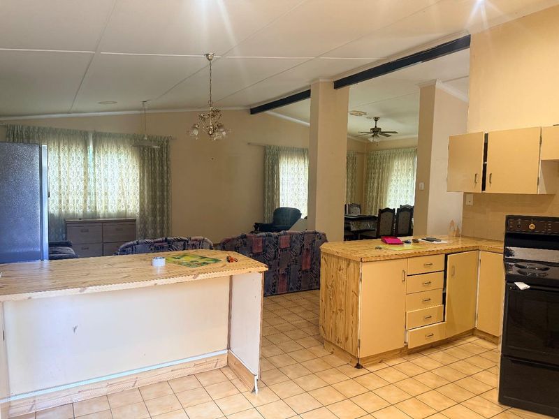 Family Home for Sale -Khomasdal - Photo 5