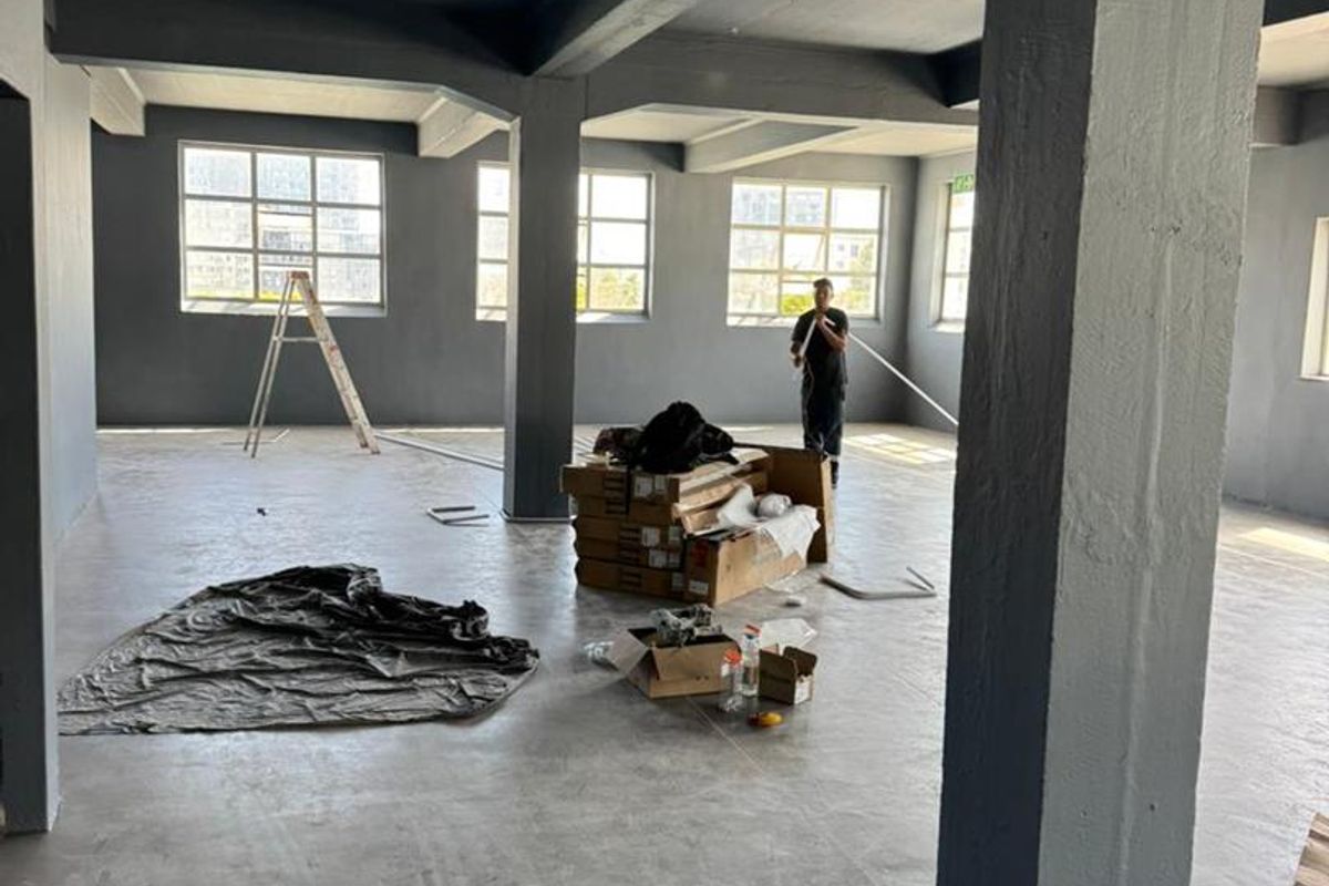 500m2 of open plan space ideal for cross fit or fitness tenant - Photo 2