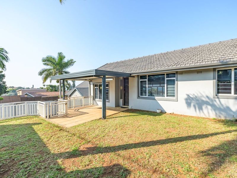 Great home available in prime Glenashley with a great entertainment area and a sea view. - Photo 7