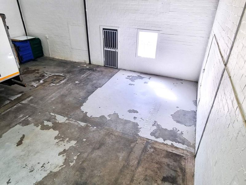 Double Volume Warehouse for Sale in Capricorn Business Park - Photo 6