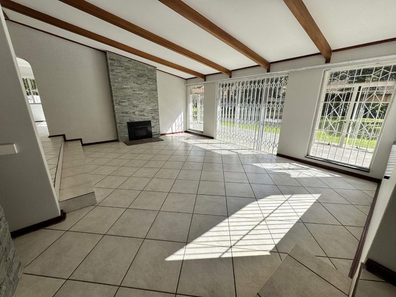 Newly Renovated 4 Bedroom Family Home in Northcliff - Photo 6