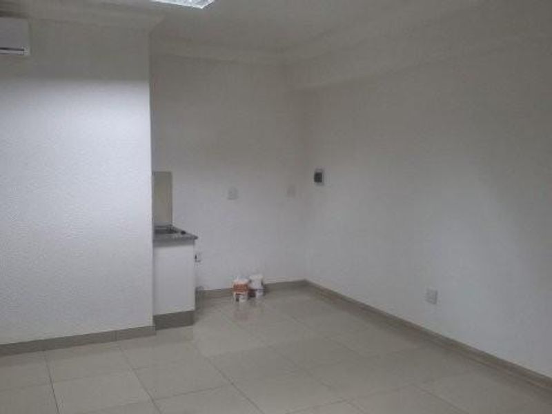 Office to let in Southern Industrial - Photo 4