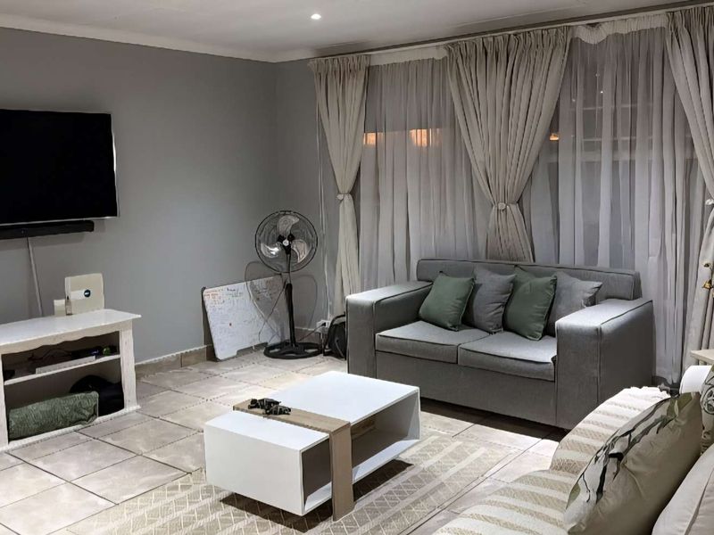 Affordable luxury in Summer Place - Ideal first home or Investment opportunity! - Photo 6
