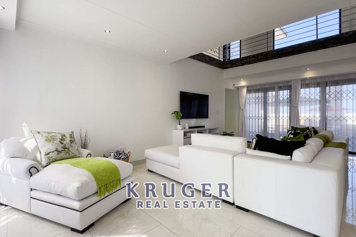 A MASTERPIECE WITH FLAT FOR SALE IN SWAKOPMUND MILE 4, EXTENSION 1 - Photo 3