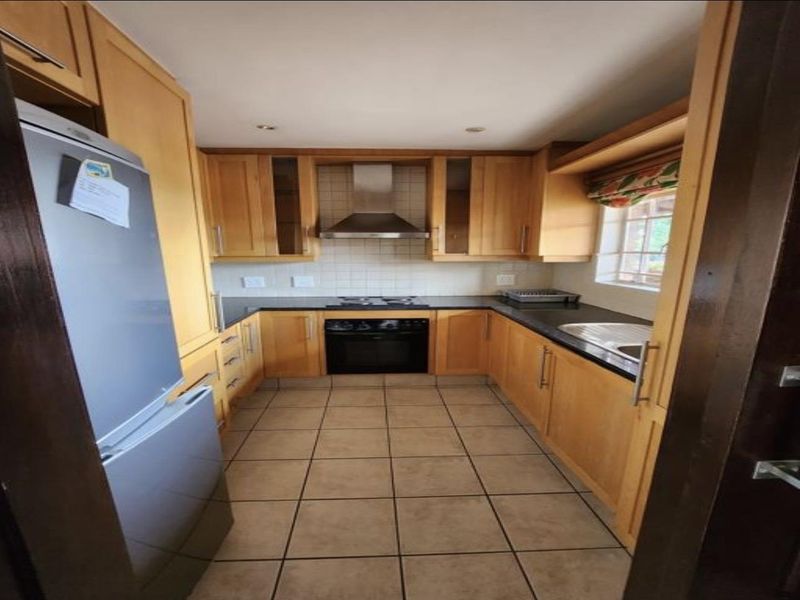 2 BED 1 BATH SPACIOUS UNFURNISHED APARTMENT IN RETIREMENT VILLAGE BRYANSTON - Photo 4