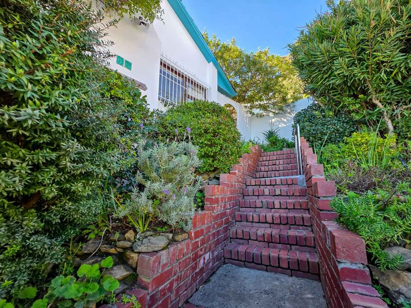 SEA POINT UPPER HOME - Photo 5