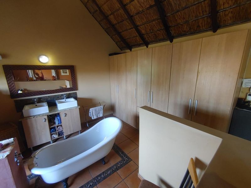 Rare Smallholding Investment with Multiple Accommodation Units and Strong Rental Potential - Photo 8