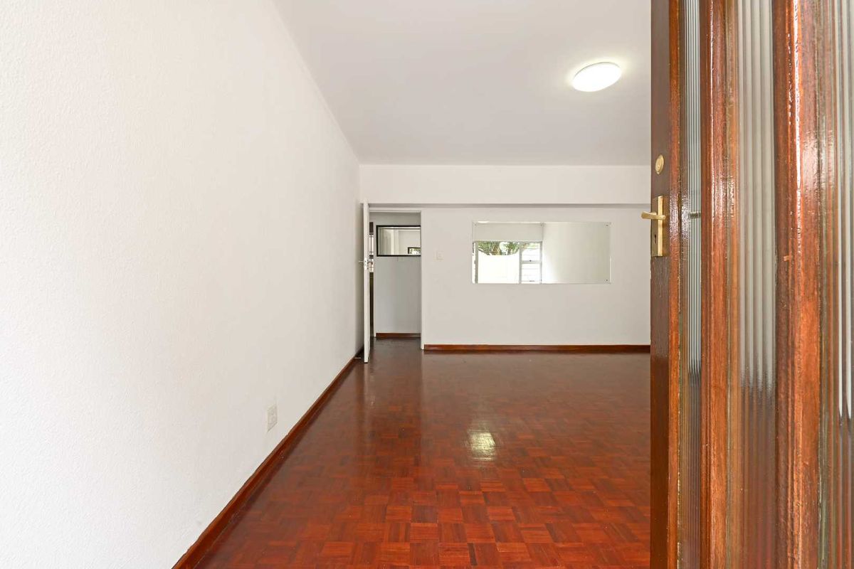 Charming Ground Floor Apartment with Private Garden & Garage – Prime Kenilworth Location! - Photo 4