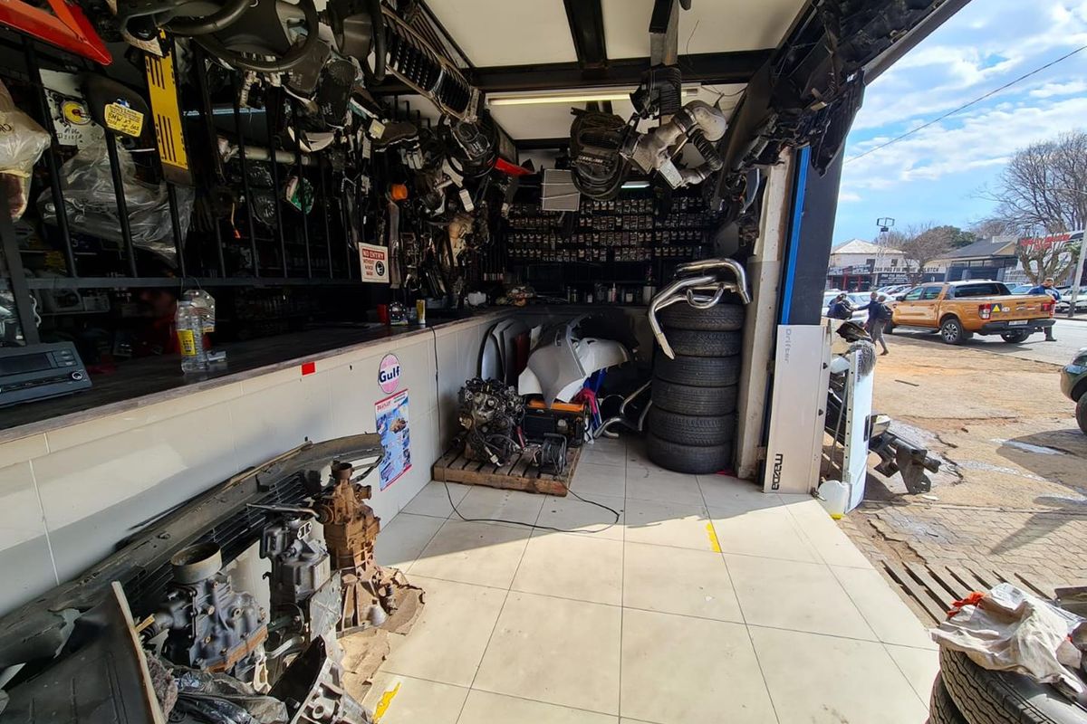 Storage, Style, and Security: Your Ideal Space Awaits - Photo 2