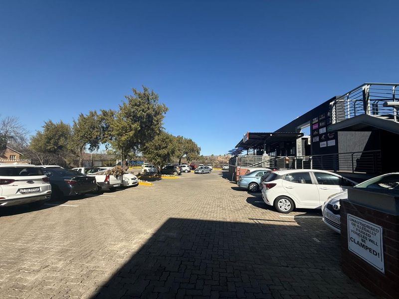 Retail Space to Let | Parkside Centre | 70m2 - Photo 3