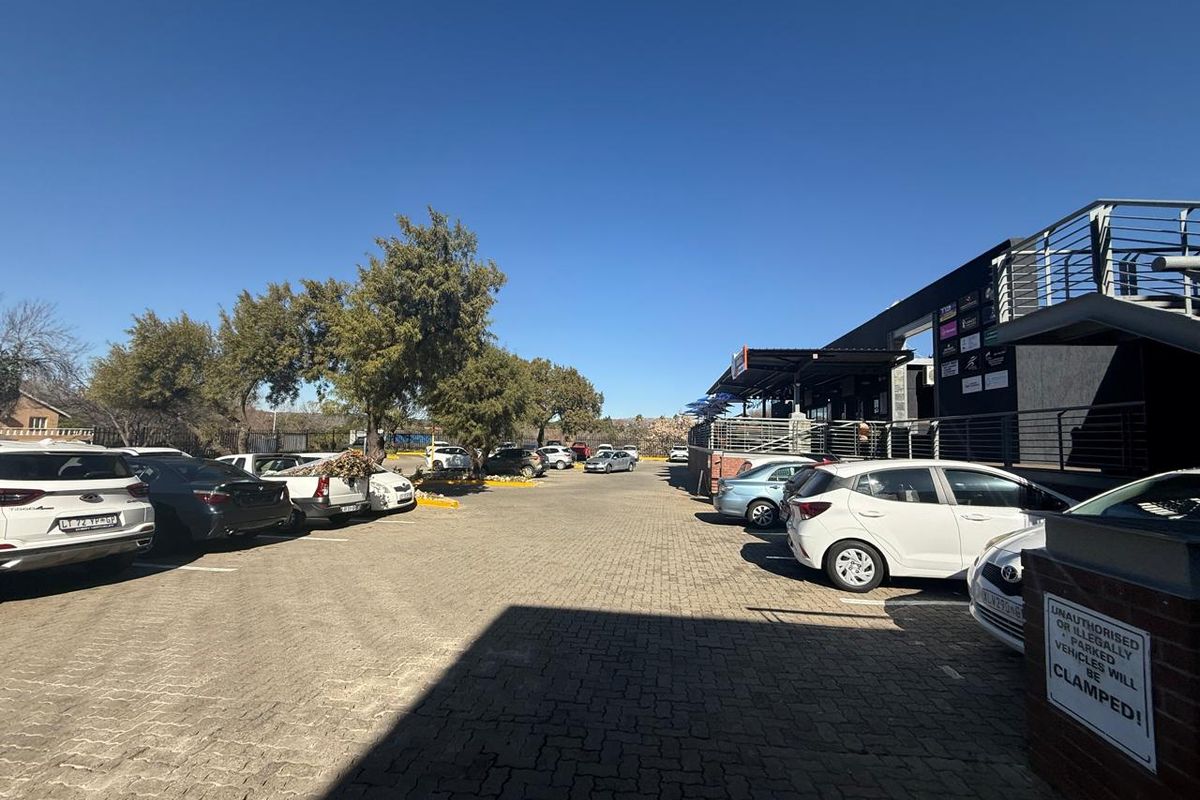 Retail Space to Let | Parkside Centre | 70m2 - Photo 3