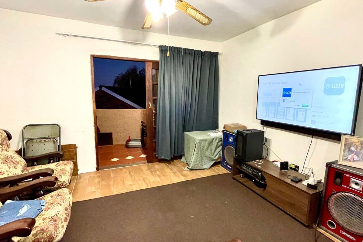 Townhouse for first time home buyers or investment - Photo 5