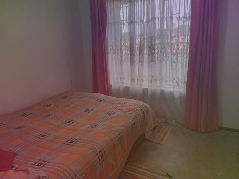 A 3-Bedroom Simplex Townhouse with A Private Garden - Photo 6