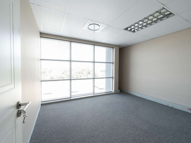 Office for sale in Ideal Location - Photo 5