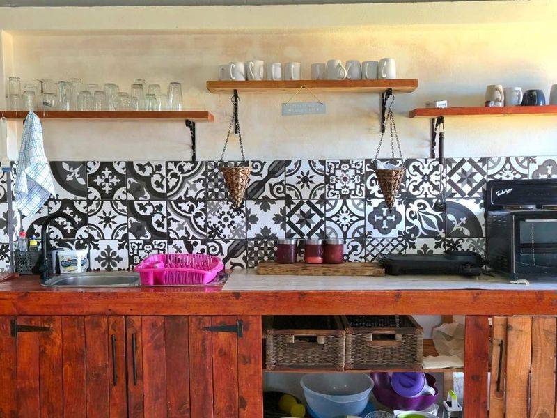 Coastal Charm: Furnished 2-Bedroom Home in Franskraal Cul-de-Sac - Photo 10