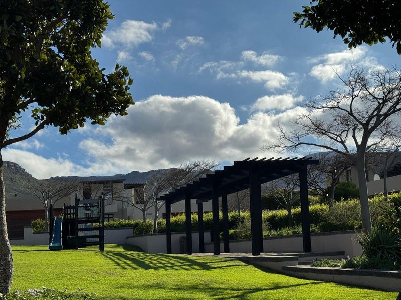 Luxury Living Surrounded by Nature - Photo 5
