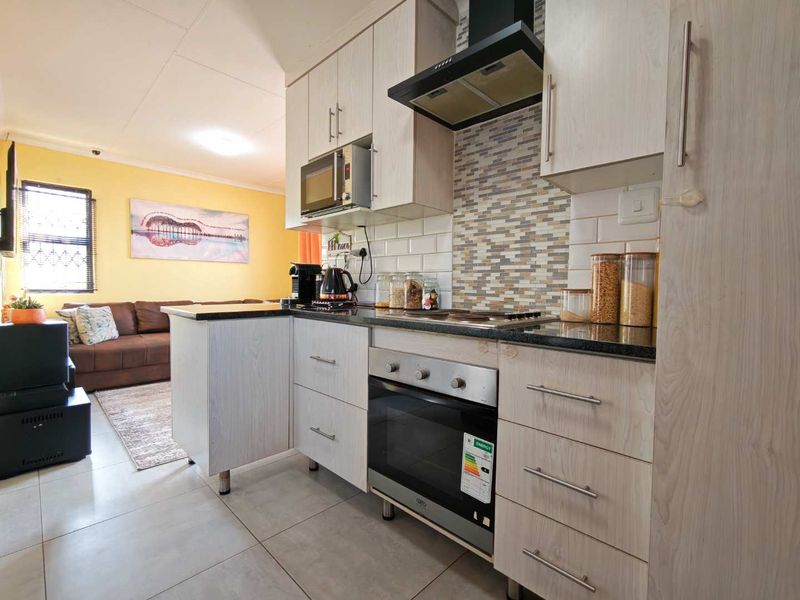 3 Bedroom House for Sale in Tirong Estate - Photo 10