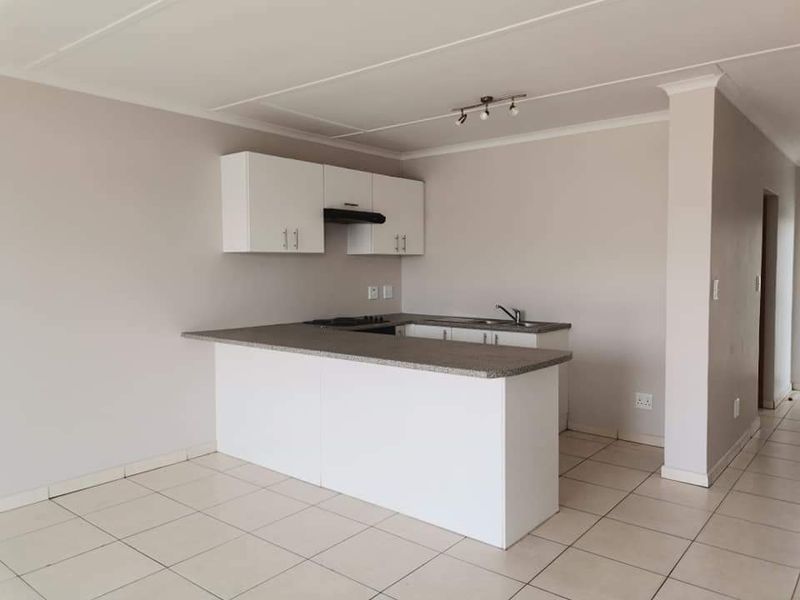 GROUND FLOOR UNIT N$ 499,999.99 - Photo 1