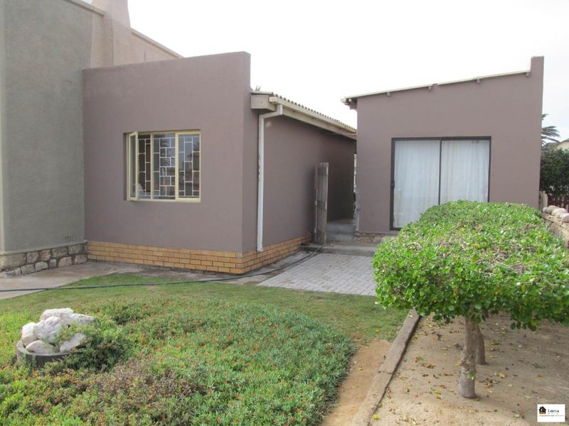 SEA FRONT PROPERTY - PRIME SITE - Photo 3