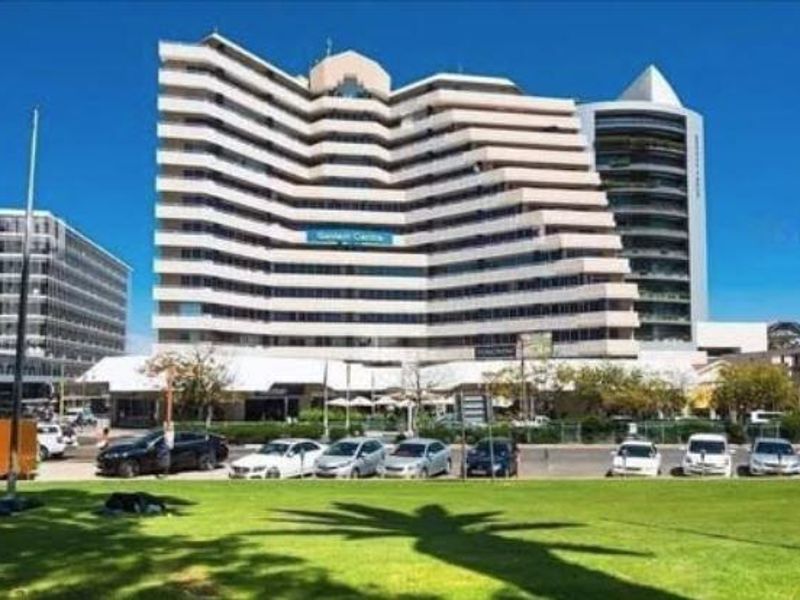 A Grade Office to Let - Sanlam Centre - Photo 2
