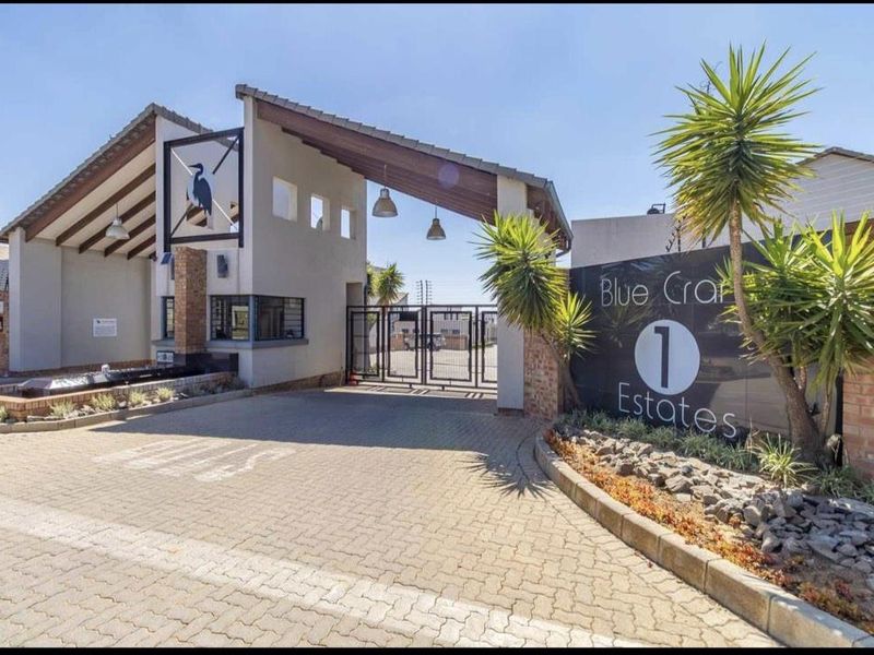 Modern 4-Bedroom Townhouse To Rent in Prime Midrand - Photo 2