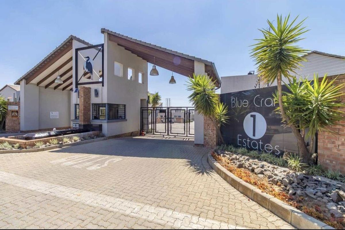 Modern 4-Bedroom Townhouse To Rent in Prime Midrand - Photo 2