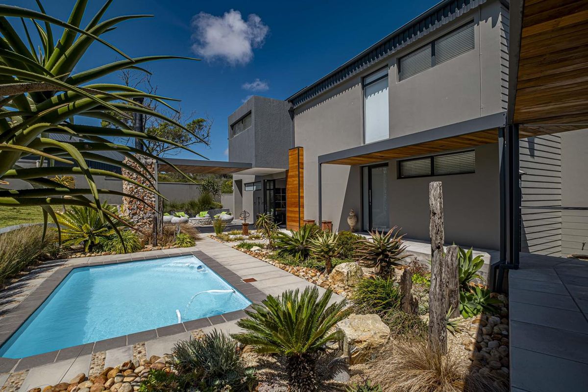 Enjoy tranquil living with the perfect blend of nature and luxury, in Kragga Kamma Game Park Residential Estate! - Photo 3