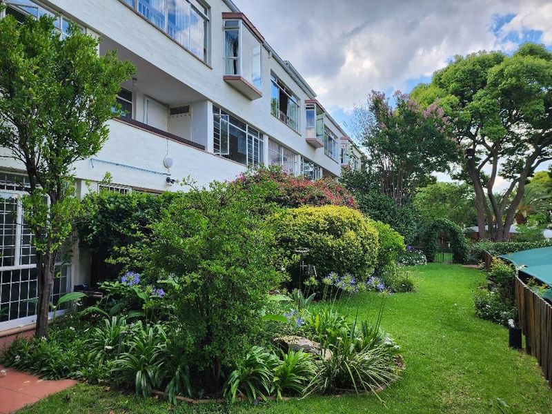 LOVELY 1 BED  / STUDIO APARTMENT IN ROSEBANK - Photo 2