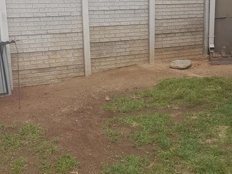 FOR SALE N$2 300 000,00 Olympus Village - Photo 5