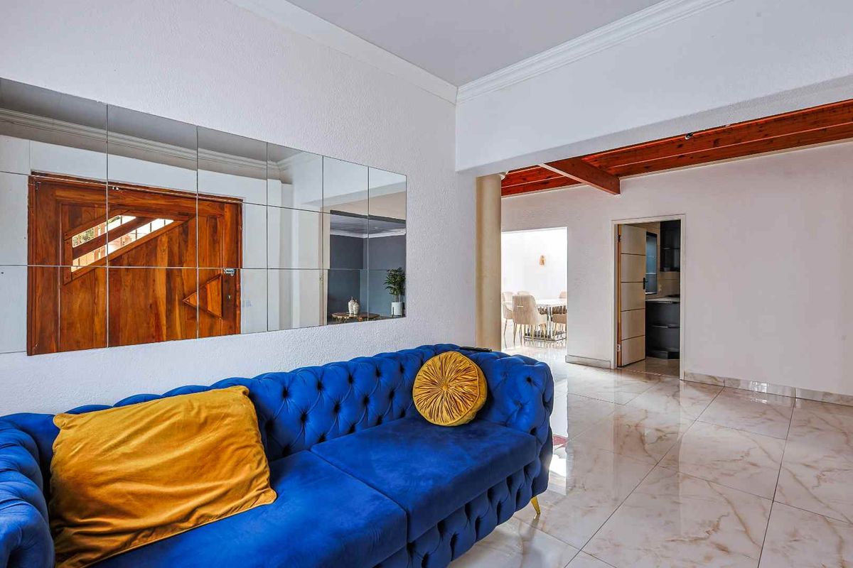 Prime Waterkloof Ridge Living with Space, Potential & Prestige - Photo 4