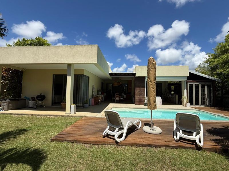 Luxury Spacious Home - Photo 2