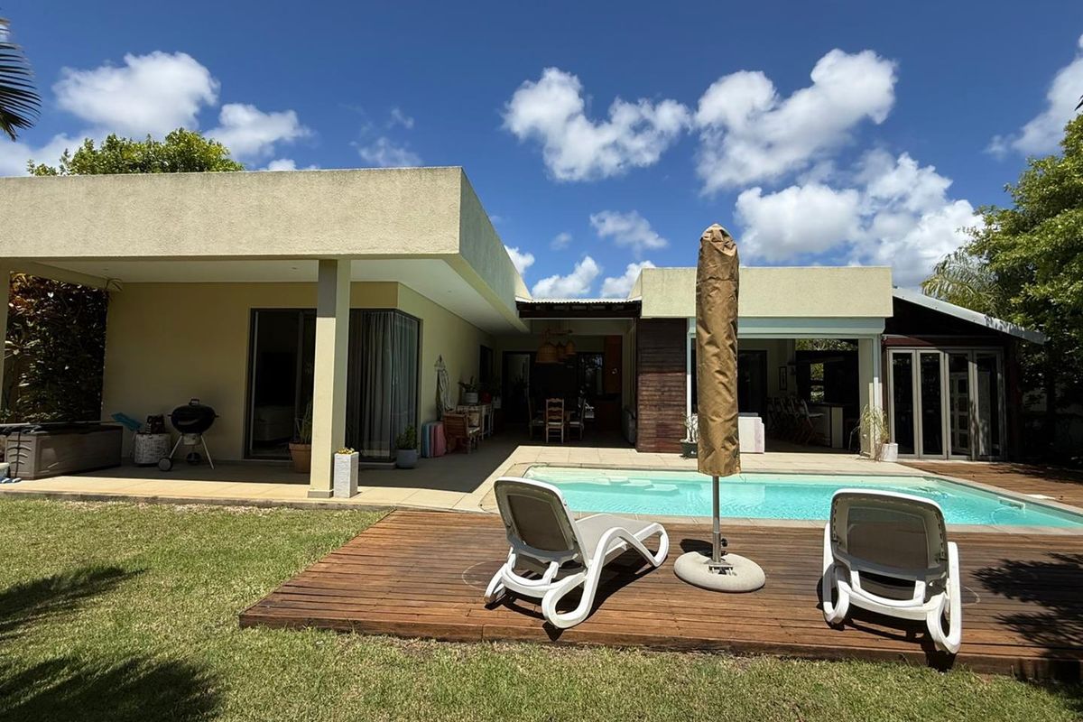 Luxury Spacious Home - Photo 2