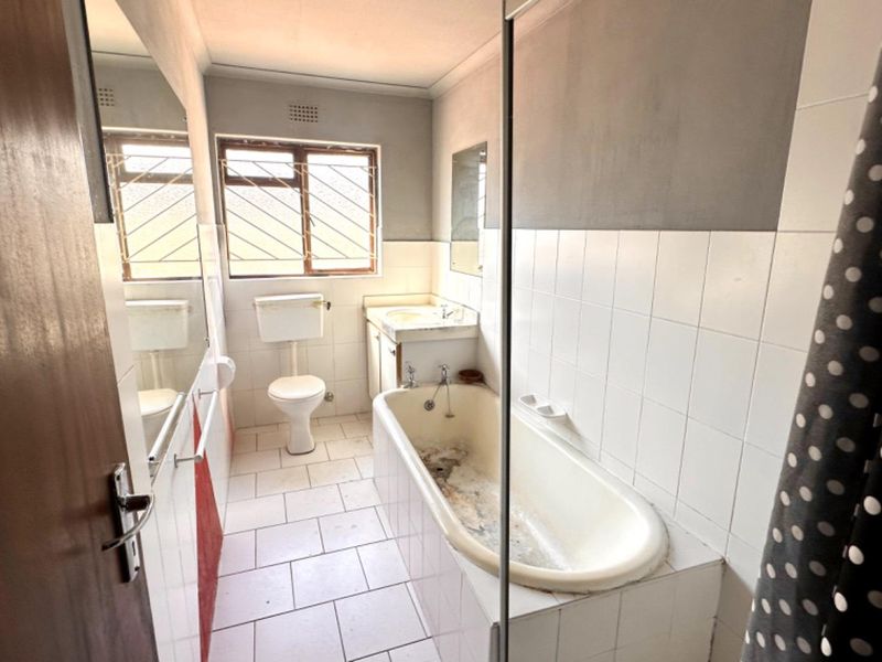 RENOVATORS APPLY WITHIN - Photo 10